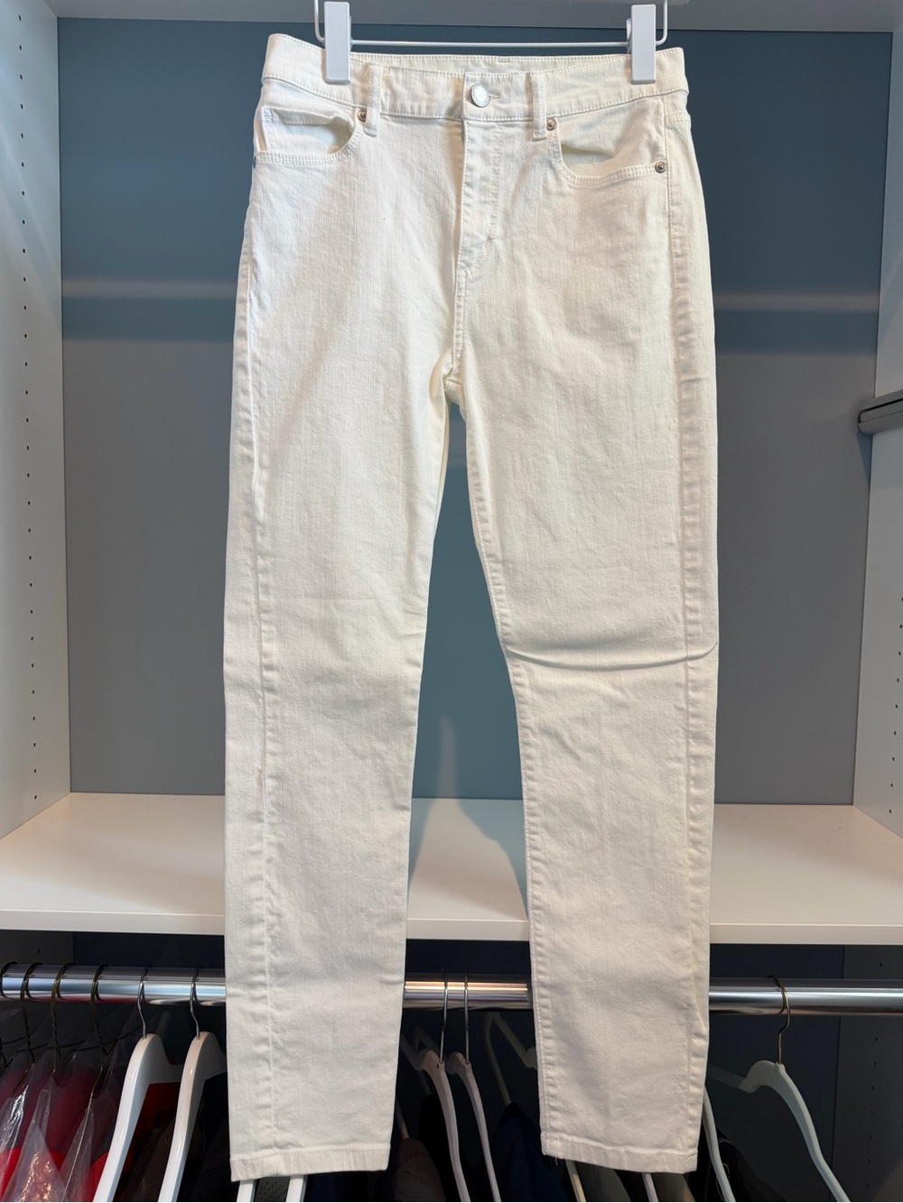 LOFT white jeans. High waist skinny. Sz 4/27. Almost off white in color.